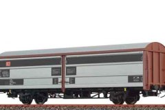 48995