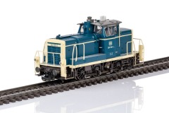 038601