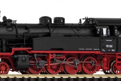 47134