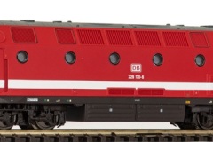 47352